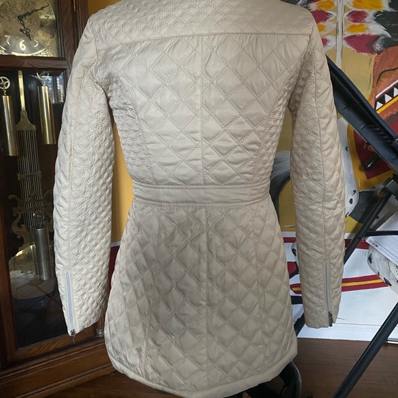 Laundry by Shelli Segal Long Sleeve. 3/4 length Size Small. machine wash/dry. - Picture 5 of 12